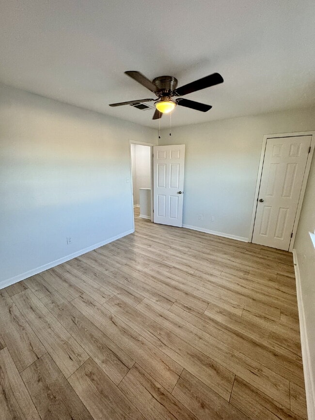 Building Photo - 8003 Beach Dr