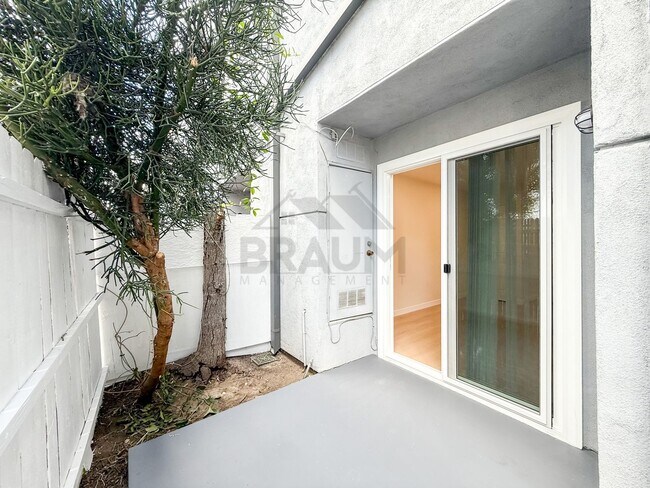Building Photo - 14257 Friar St