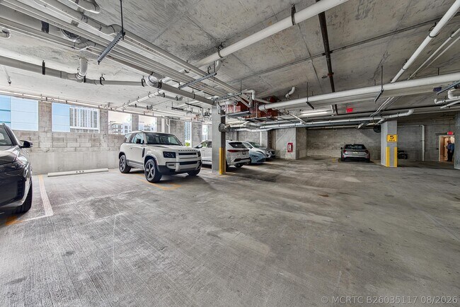 Building Photo - 600 NE 27th St