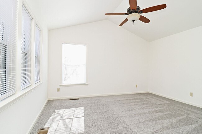 Building Photo - Pet-Friendly Raintree Home Near Rt 29