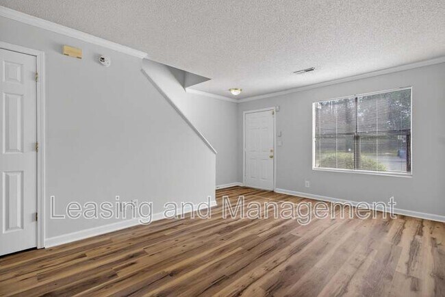 Building Photo - 6248 Lucille Dr