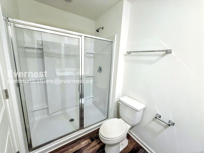 Building Photo - 241 Koslin Lp