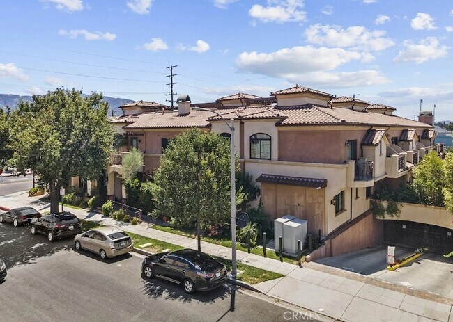 Building Photo - 201 N Reese Pl