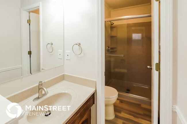 Building Photo - 3710 NE Chapel Dr