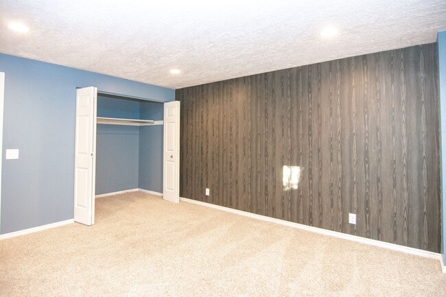 Building Photo - 1340 Ridgewood Ln
