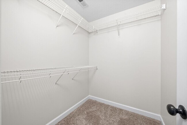 Building Photo - 1282 Eagle's View Dr
