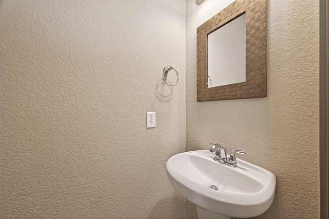 Building Photo - 2510 Shady Falls Ln