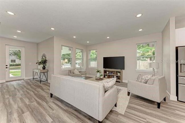 Building Photo - 3501 3rd Ave N