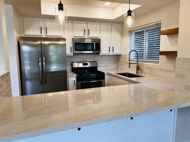 Building Photo - 4587 Cove Dr