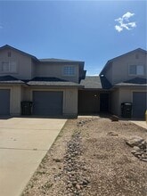 Building Photo - 3329 Armour Ln