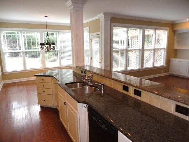 Building Photo - 1417 Flemming House St