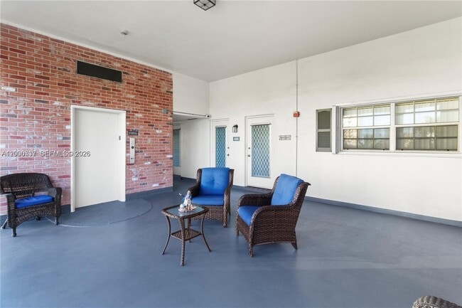 Building Photo - 455 Paradise Isle Blvd