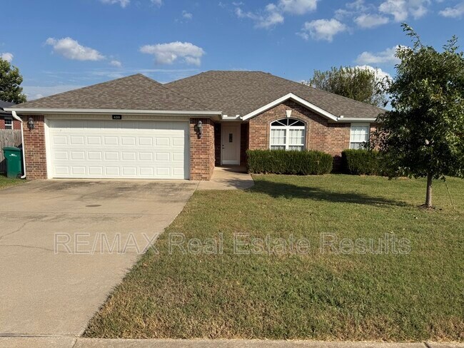Building Photo - 420 Spicewood Trail
