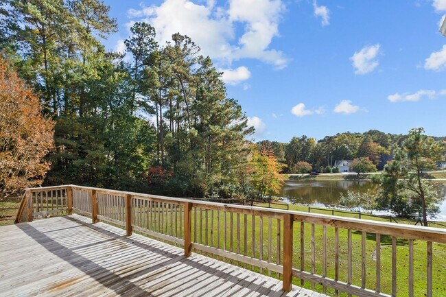 Building Photo - Beautiful 4 Bedroom/ 2 Story Home