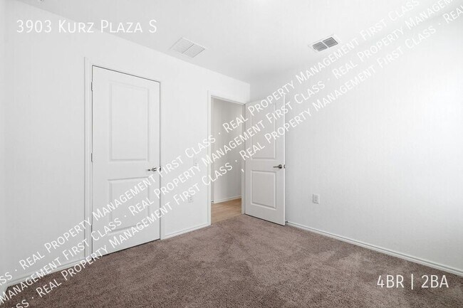 Building Photo - 3903 Kurz Plz S
