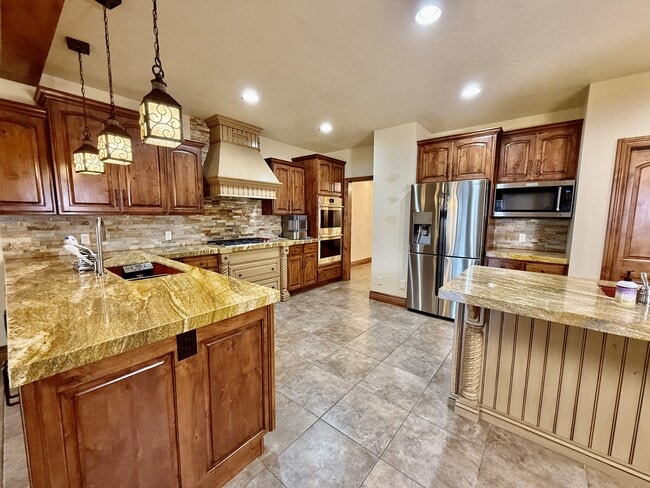 Building Photo - 6819 S Greenfield Way