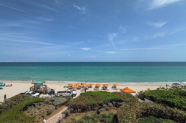 Building Photo - 16275 Collins Ave