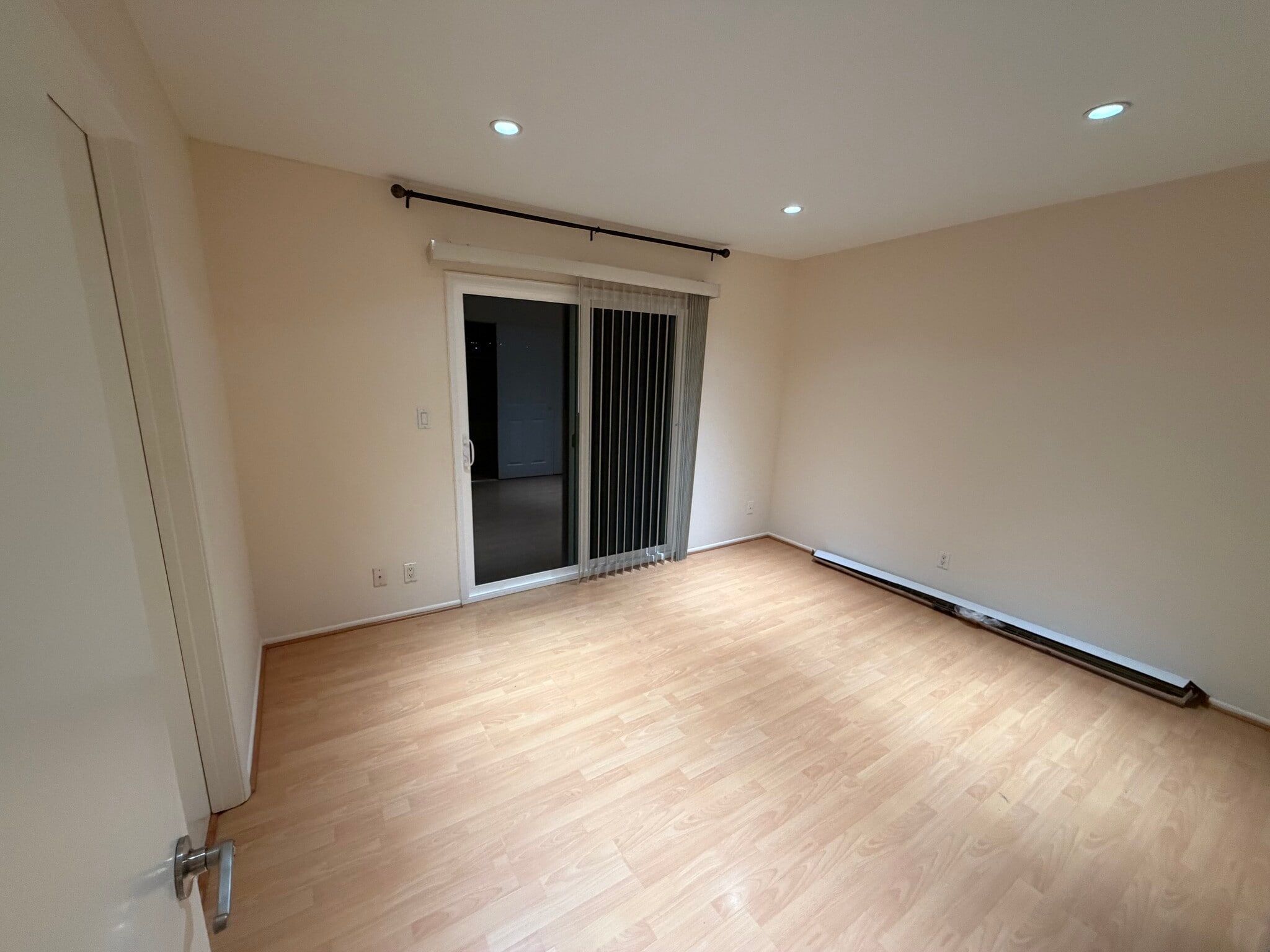 Building Photo - 1523 E Windsor Rd