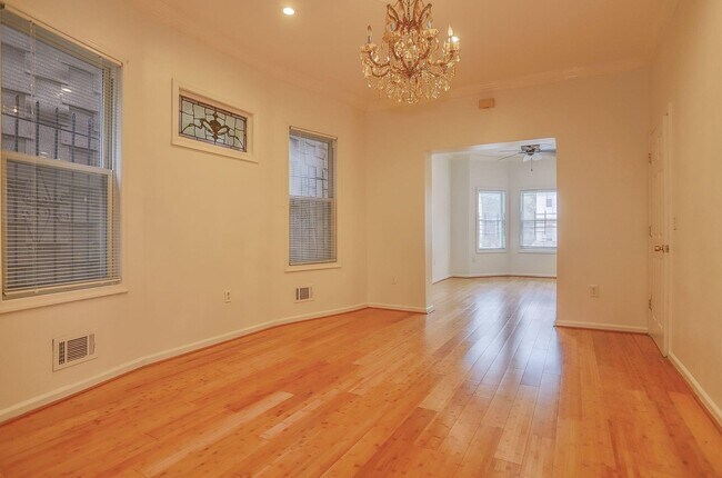 Building Photo - 221 Claremont Ave
