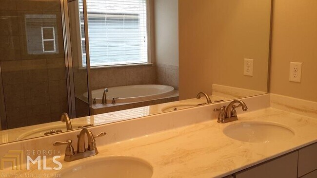 Building Photo - 2339 Village Grove Dr NW