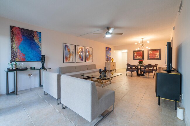 Building Photo - 3200 N Palm Aire Dr