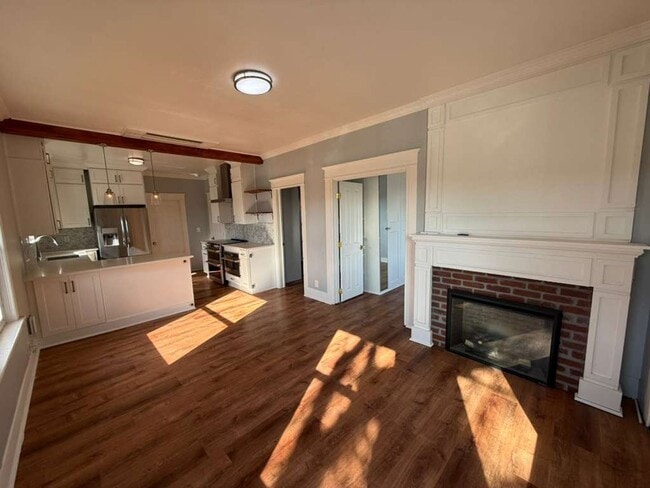 Building Photo - Two Bed 1 Bath House with Fenced Backyard!