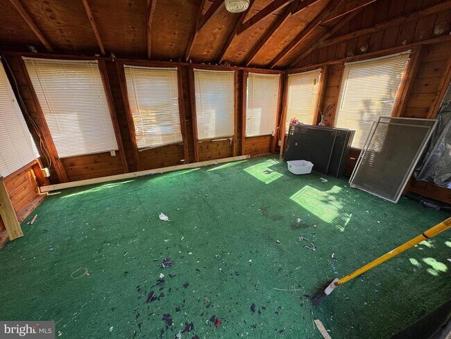 Building Photo - 6738 Grovers Ave