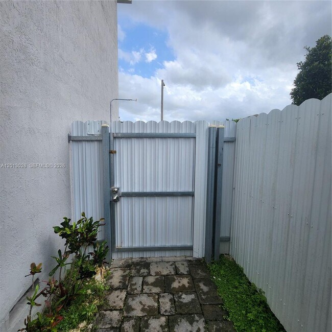 Building Photo - 13245 SW 271st Ter