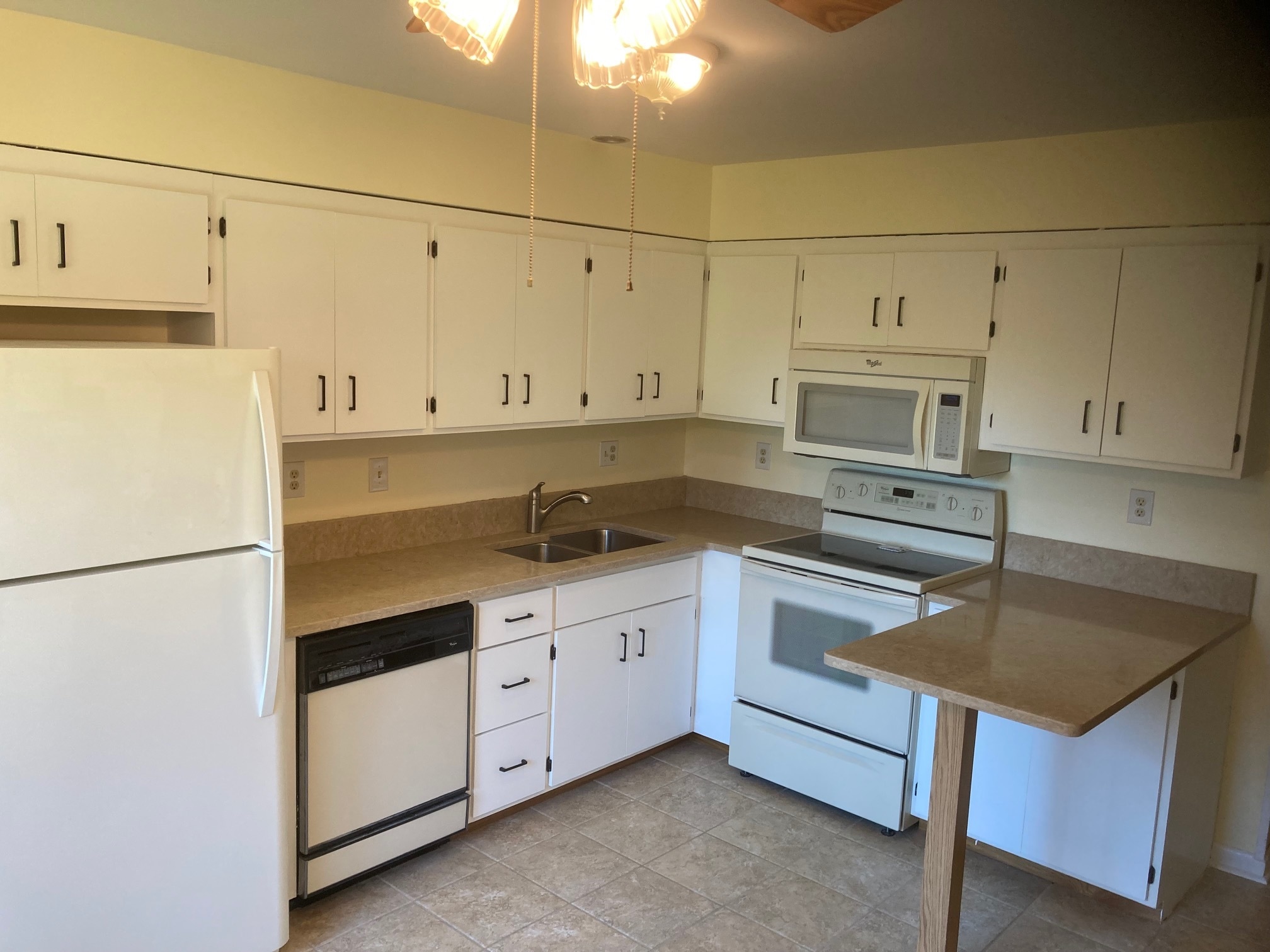 Kitchen - 301 Village Rd