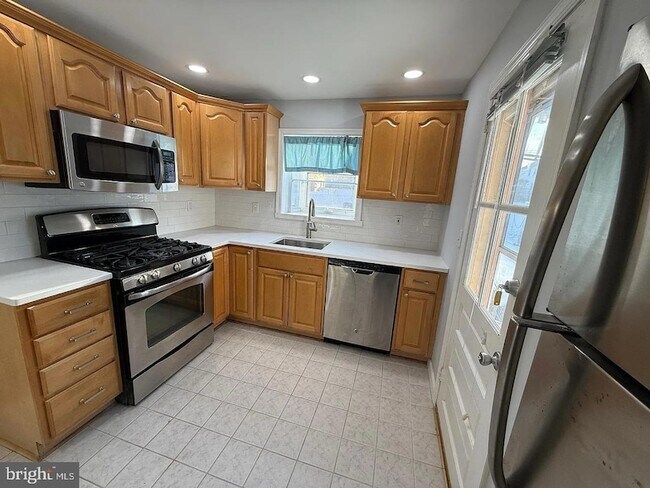 Building Photo - 46 Wayfield Rd