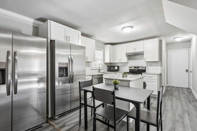 Building Photo - 3467 Valley Ridge Terrace SW