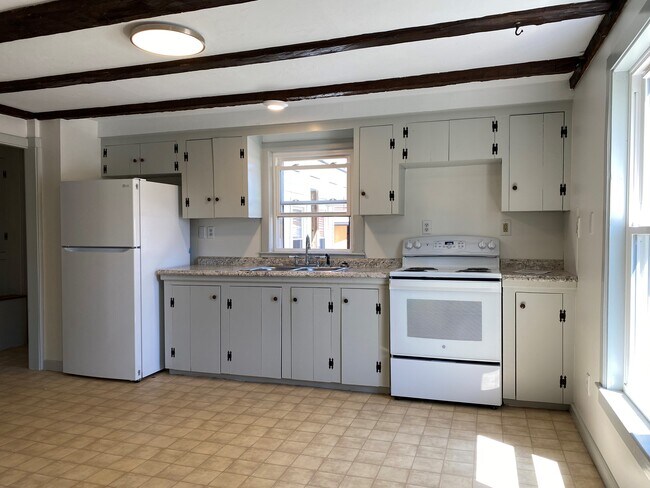 Primary Photo - 65 Danforth Brook Rd