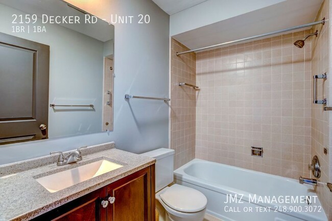 Building Photo - BEAUTIFUL UPDATED APARTMENT IN WALLED LAKE!