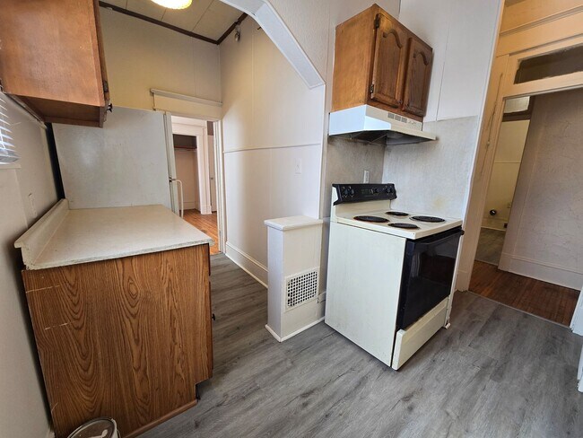 Building Photo - 1007 N Mason St