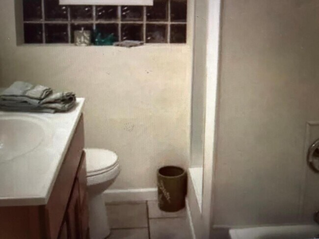 Main Bath - 1161 Ursula Ave