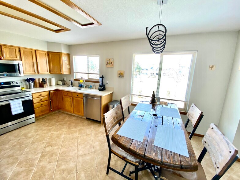 Building Photo - 2130 Silkwood Dr