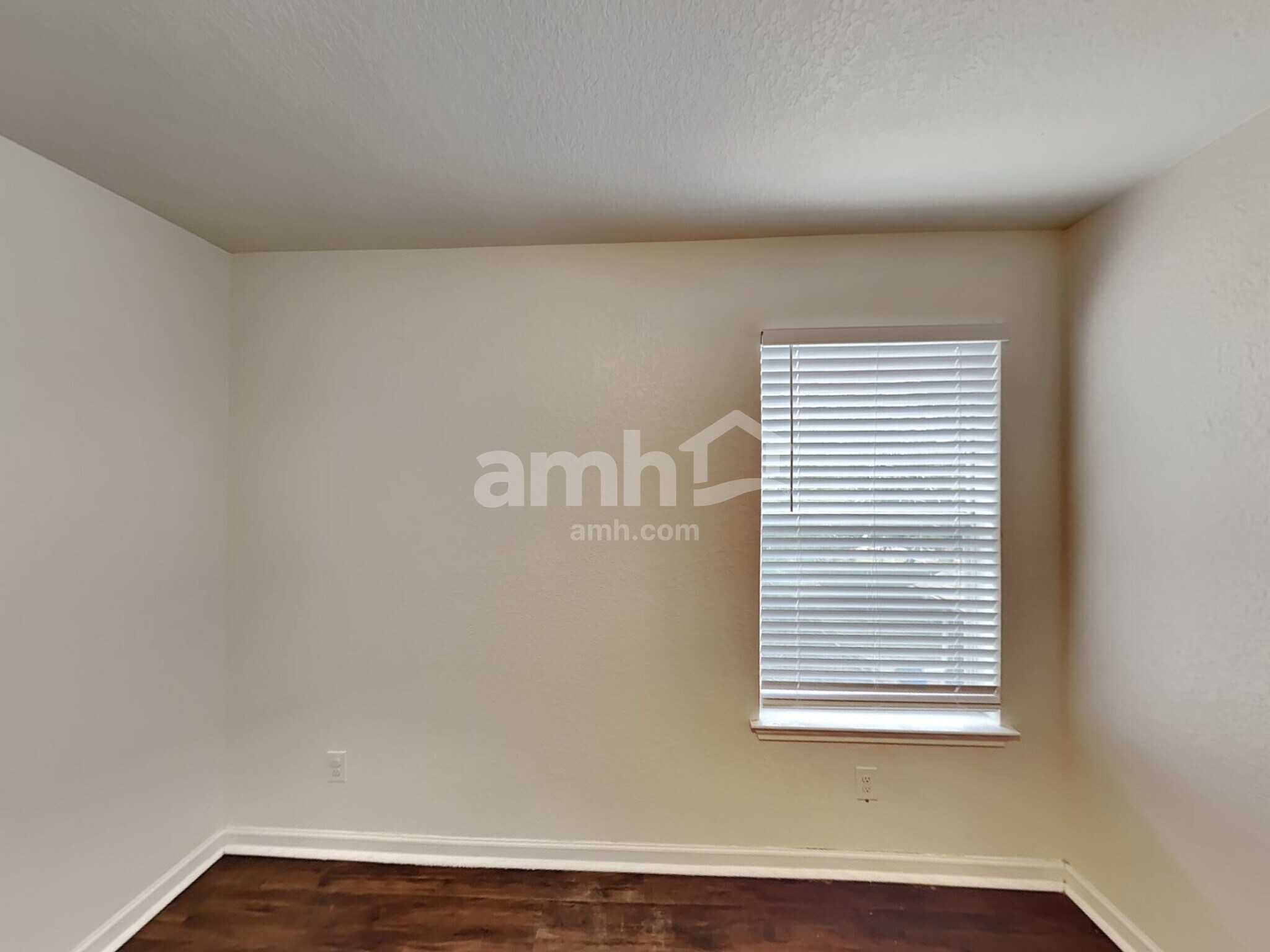 Building Photo - 10630 Buck Park