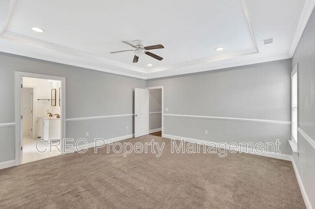 Building Photo - 2703 E Surrey Dr