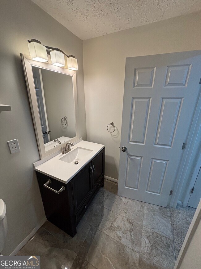 Building Photo - 301 Dunbar Dr