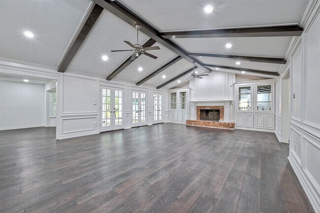 Building Photo - 5319 S Braeswood Blvd
