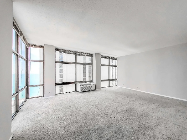 Building Photo - 1220 N Stone St