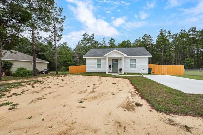 Building Photo - 71 Lafavre Ln