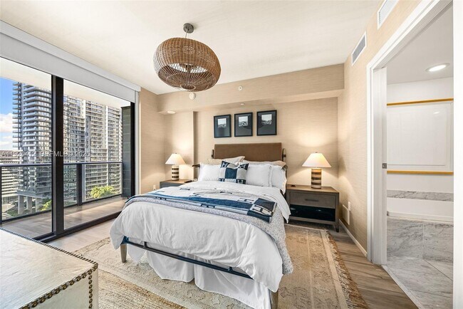 Building Photo - 801 S Miami Ave