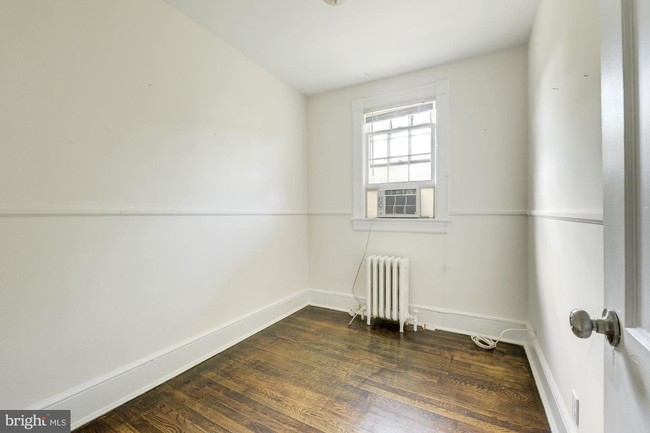 Building Photo - 3721 Windom Pl NW