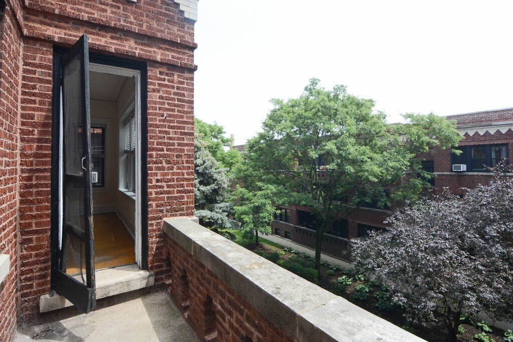 Building Photo - 2524 N Kedzie Blvd