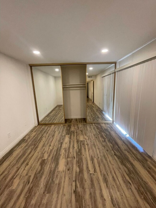 Building Photo - Beautiful 2 BD, 2 BA First Floor Condo at ...