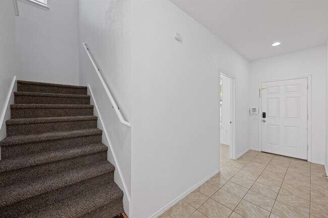 Building Photo - 6212 Roseborough Dr