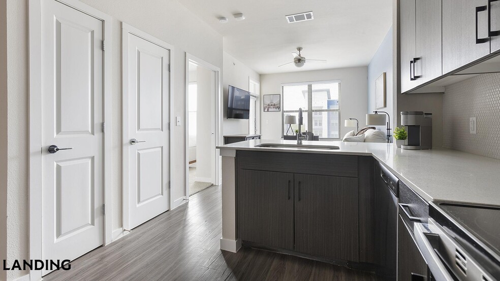 Building Photo - 14015 Univ Pass