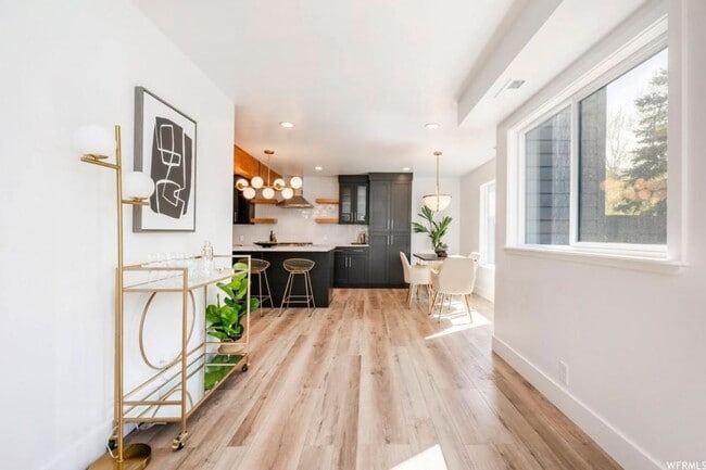 Building Photo - Designer Prospector Townhome