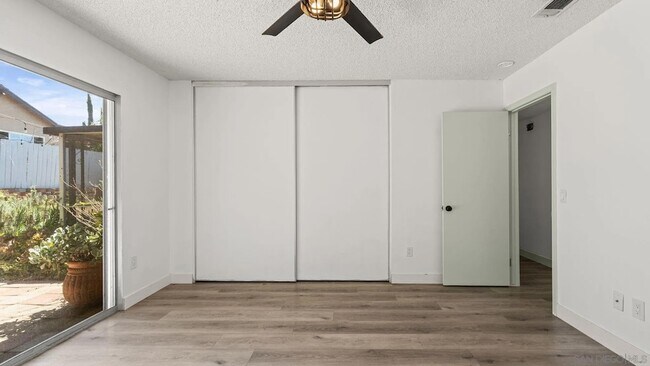 Building Photo - 1695 Kenora Dr